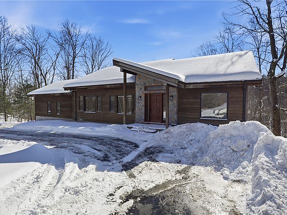 3rd image of 407 Bluhm Rd