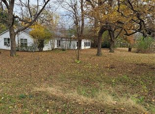 718 W Creek Ave, Checotah, OK 74426