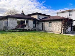 8801 W 92nd St, Hickory Hills, IL