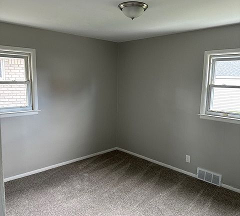 5th image of 31297 Burton St