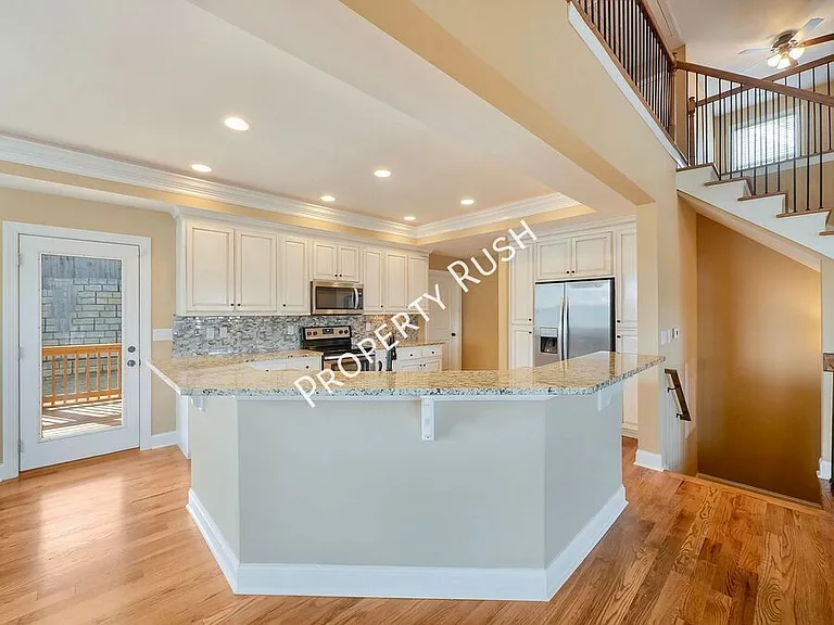 7986 Burgundy Cir — Photo 13