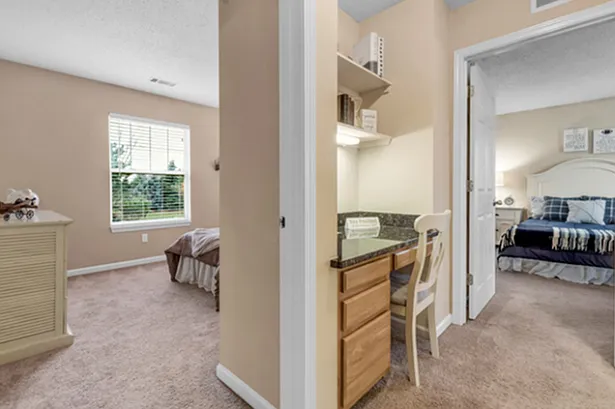 Built-in Desk, 2 Bedrooms