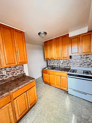 Rented by Smart NY Realty LLC | media 3