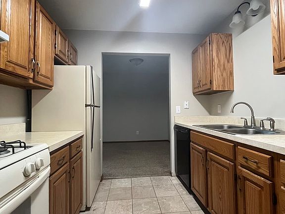 2nd image of 526 Oak Glen Dr #D