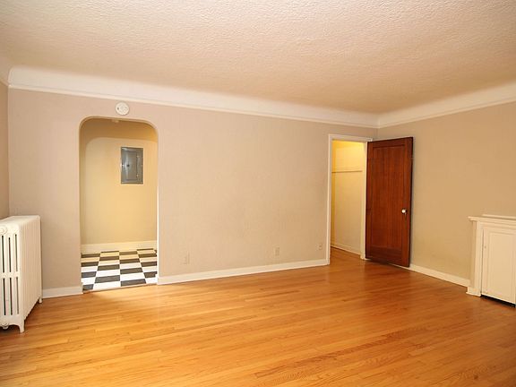 2nd image of 512 Boylston Ave E #104