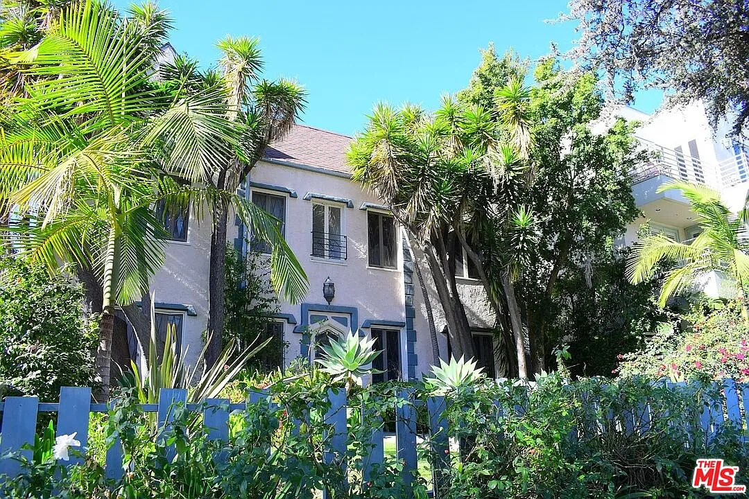 1 bed, 1.0 bath, 850 sqft, $4,000 — Photo 3
