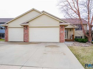 7521 W Stoney Creek St, Sioux Falls, SD 57106