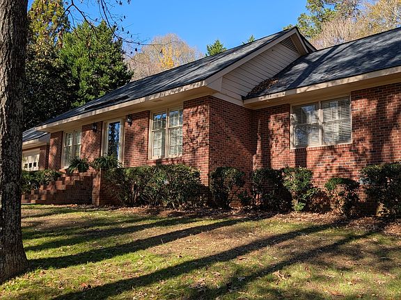 3rd image of 505 Breedlove Dr