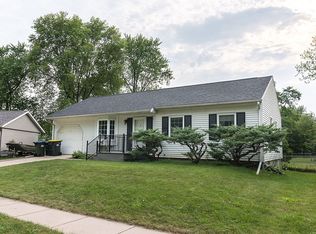 24 Amber Ln, Iowa City, IA 52240