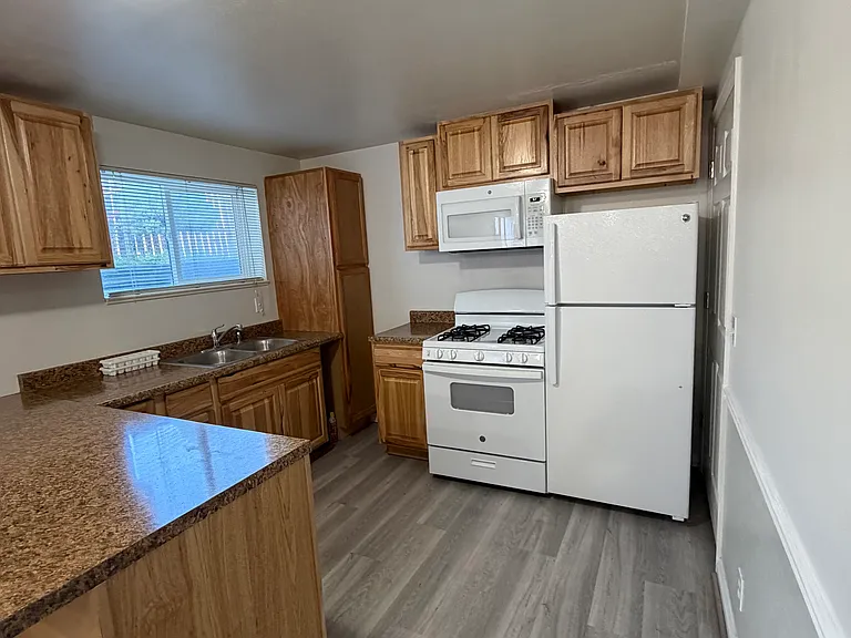 1177 Rocky Mountain Way — Photo 7