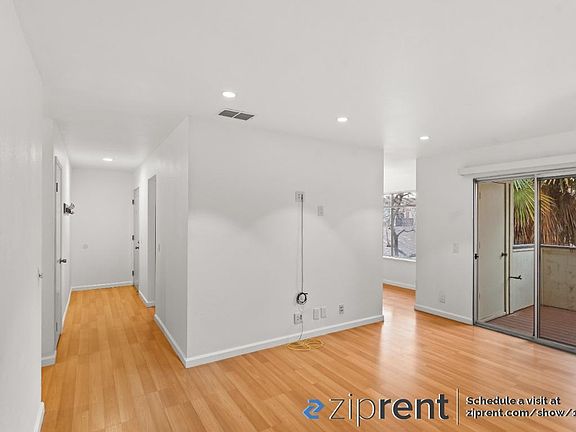 4th image of 2527 Easton Ln APT 10