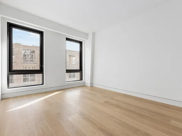 242 Broome Street image 4 of 9