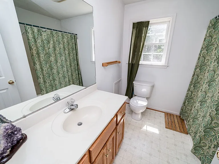 72 Viking Dr — Photo 49