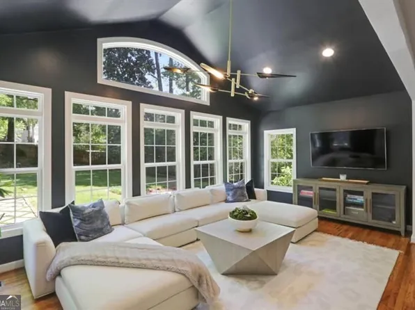 3911 Wieuca Rd NE, Atlanta, GA 30342