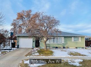 905 17th Ave W, Williston, ND 58801