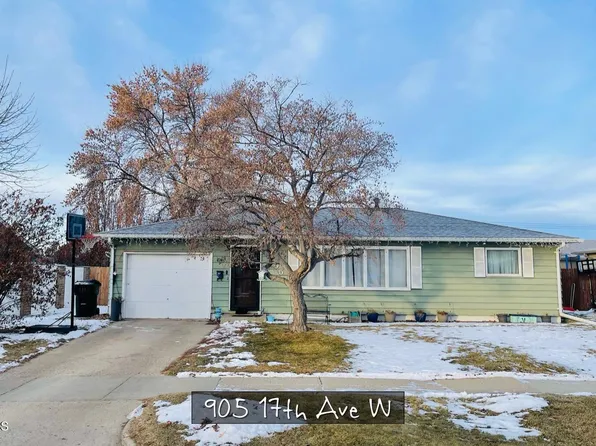 905 17th Ave W, Williston, ND 58801