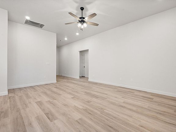 5th image of 1307 N Chicago Ave