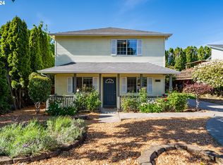 17485 NE Clackamas St, Portland, OR 97230