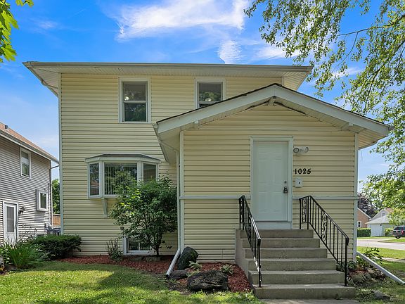 2nd image of 1025 Woodlawn Ave