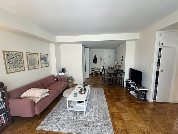 3rd image of 279 E 44th St APT 6O