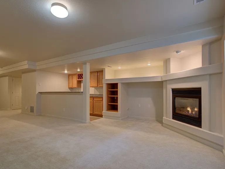 1352 Lookout Springs Dr — Photo 36