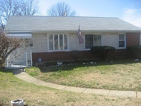 2nd image of 2303 Redwood Ave