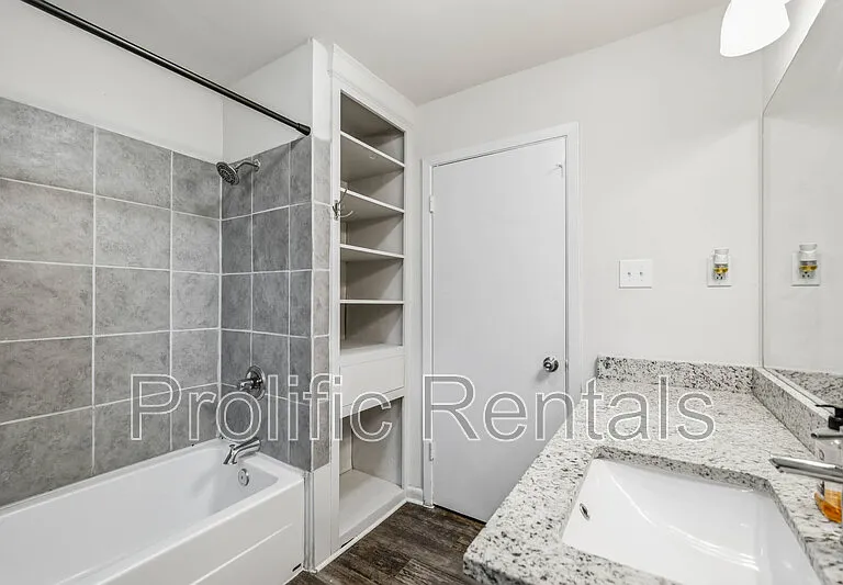 610 Creek St — Photo 29