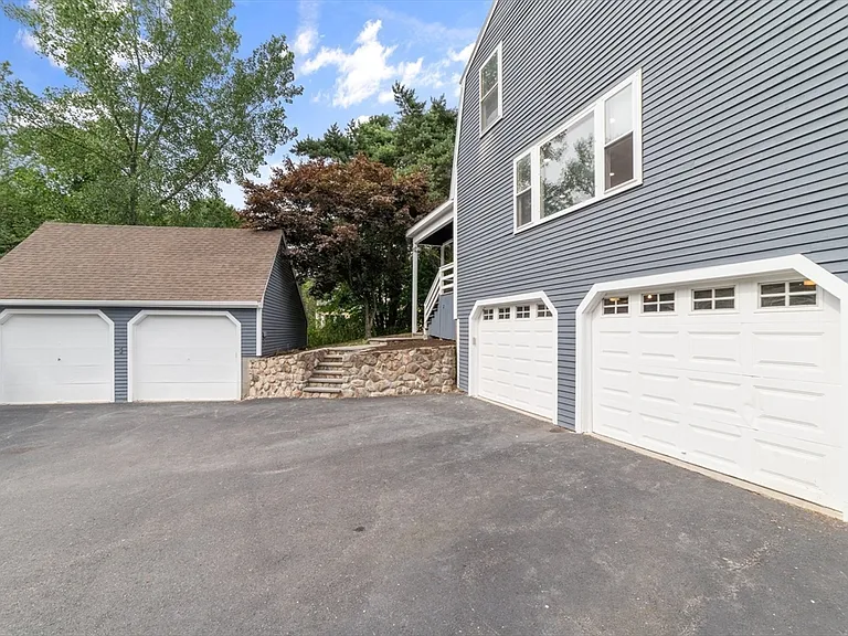 73 Arlington St — Photo 23