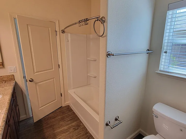 211 Danielson Ln — Photo 15