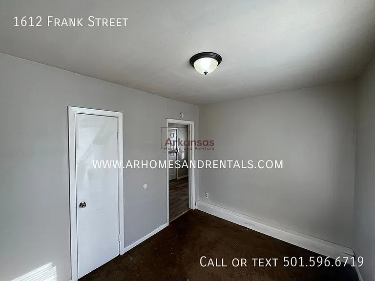 1612 Frank St — Photo 7