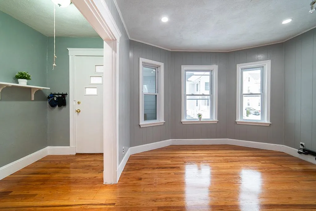 2 bed, 1100 sqft, $2,700 — Photo 4