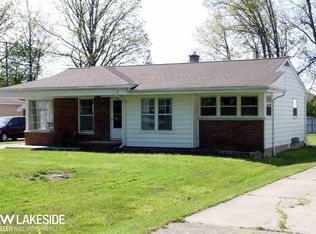 23530 Harrellson St, Macomb, MI 48042