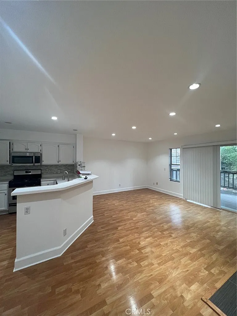 2 bed, 980 sqft, $2,900 — Photo 4
