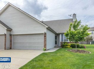 1 Crystal Ct, Bloomington, IL