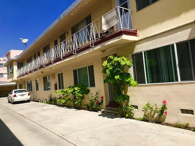 3125 S Durango Ave #8 — Photo 1