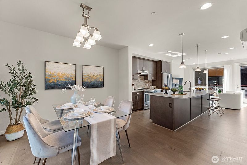 4th image of 6535 34th Avenue NE #B
