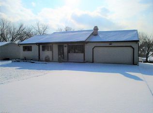 3190 Foxmoor St NE, Hartville, OH 44632