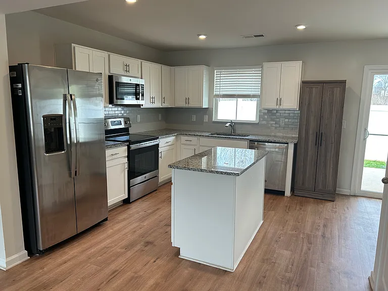 525 Hampton Townes Dr — Photo 8