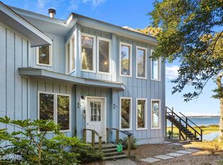 132 Oakleaf Dr, Pine Knoll Shores, NC 28512