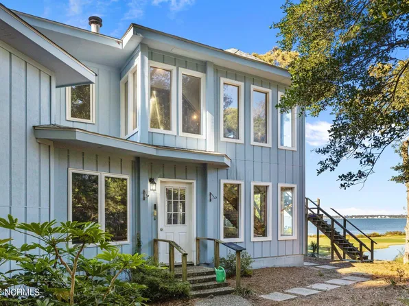 132 Oakleaf Drive, Pine Knoll Shores, NC 28512