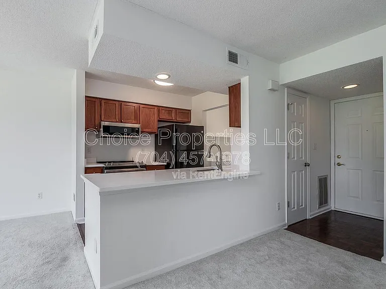 11042 Running Ridge Rd — Photo 5
