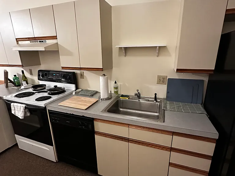 511 E 6th St #1 — Photo 8