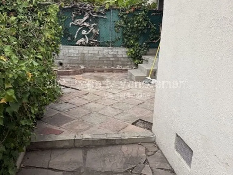 2341 Florencita Dr W — Photo 9