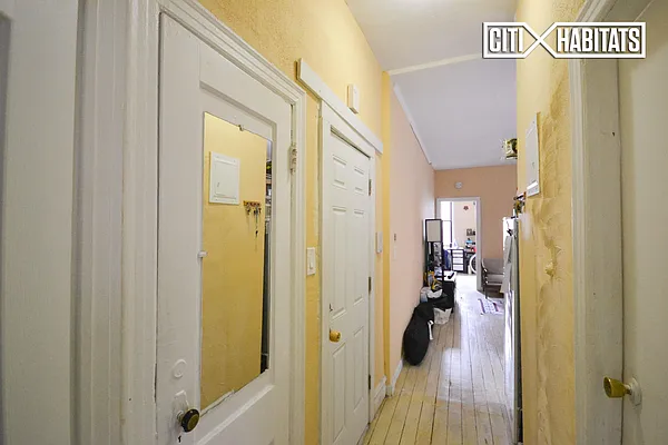 Rented by Citi Habitats | media 44