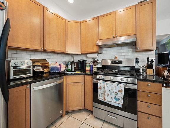 2nd image of 53 Myrtle St Unit 2