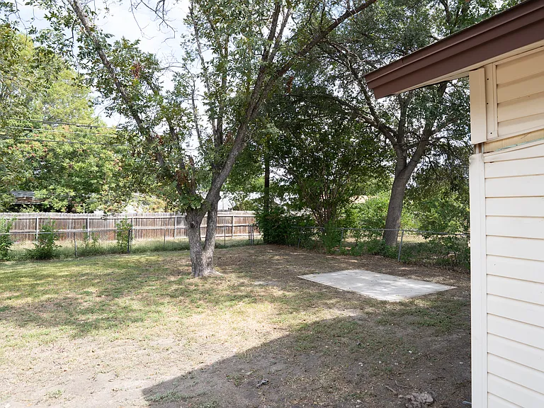 5235 Happiness St — Photo 39