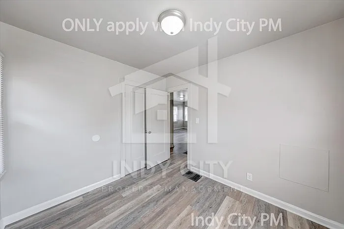 1326 N Gladstone Ave — Photo 12