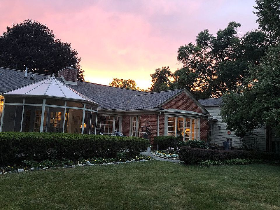 2nd image of 2335 E Hammond Lake Dr