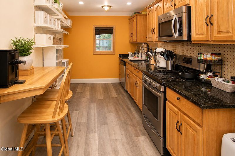 2nd image of 7 Maryland Avenue