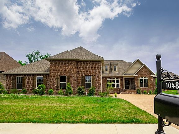 2nd image of 1048 Luxborough Dr